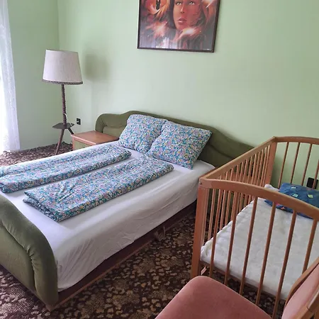Etus Vendeghaz 2 Holiday home Balatonfenyves